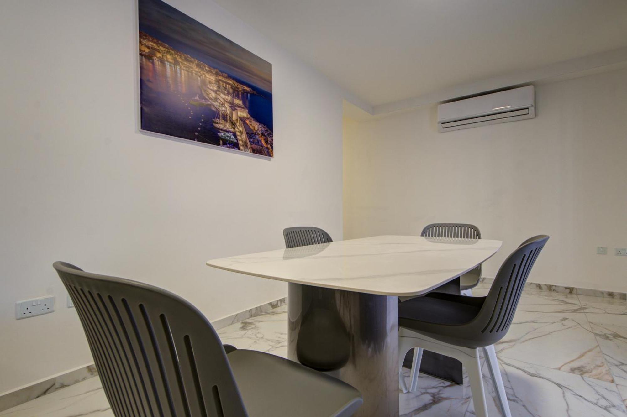 The St Pauls Bay Escape Suites By 360 Estates Σεντ Πόλς Μπέι Εξωτερικό φωτογραφία